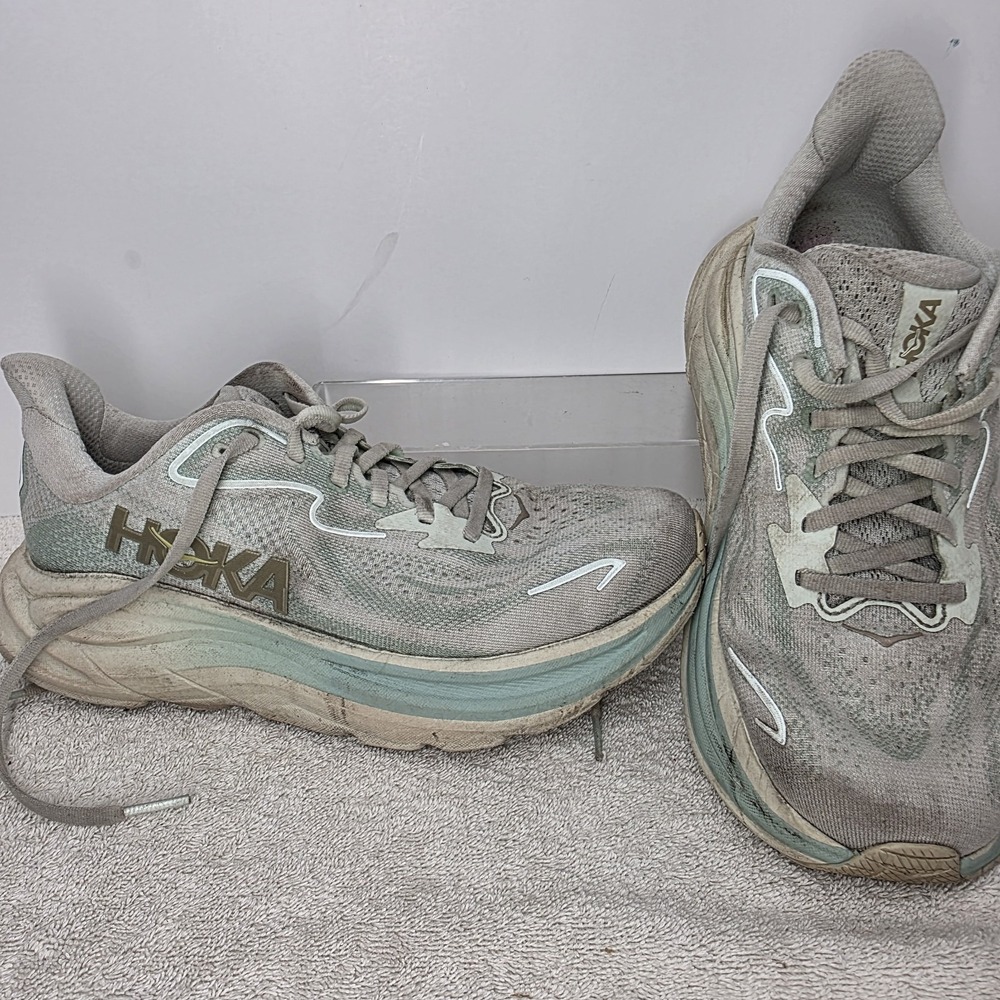 Hoka One One Clifton 10 Women's SIZE 7.5 B Airy Light Blue Running Shoes Sneaker